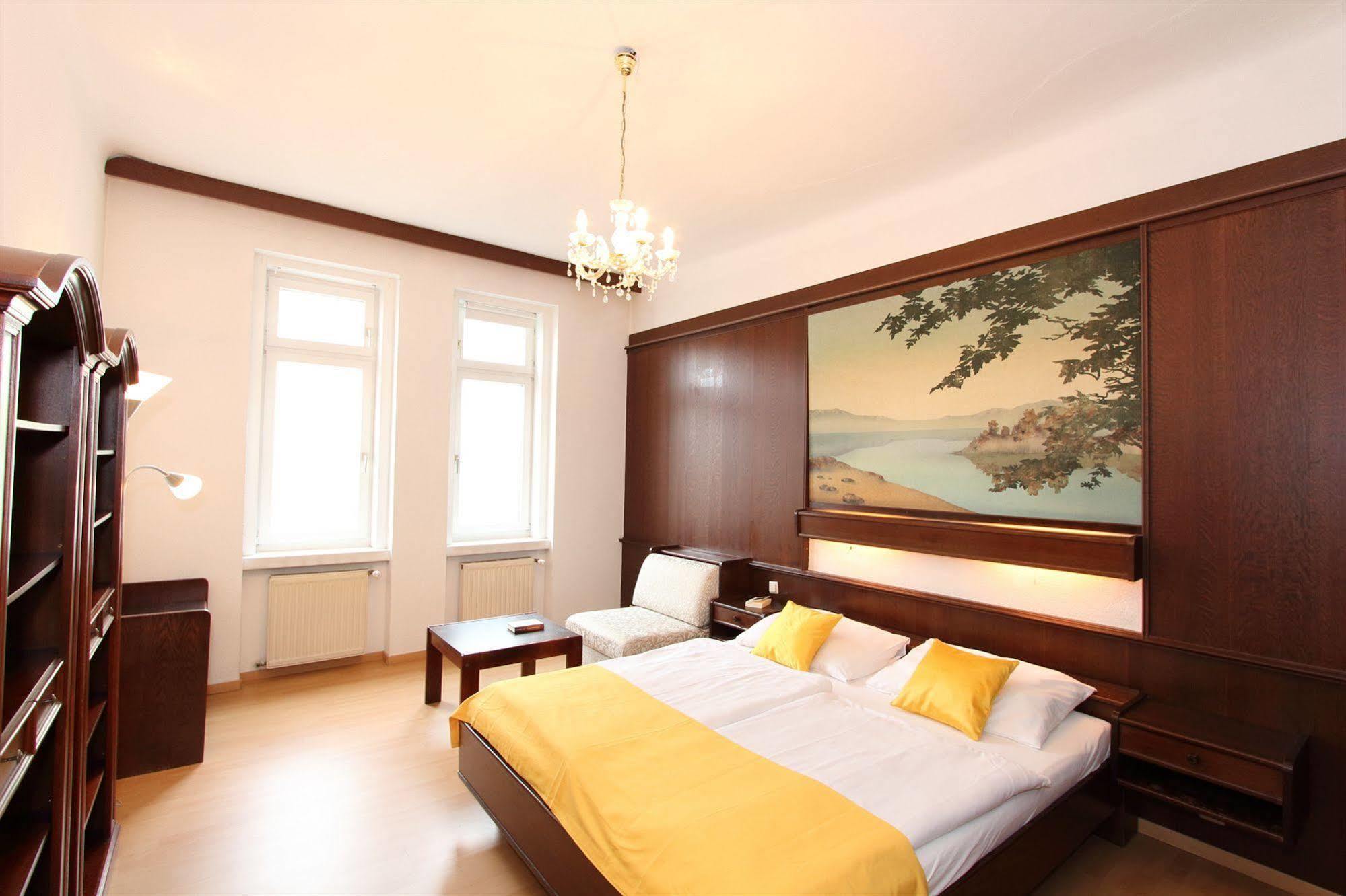 Checkvienna - Edelhof Apartament